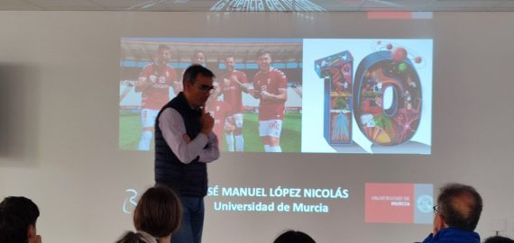 El IES Ramón y Cajal de Murcia recibe a D. José Manuel López Nicolás.
